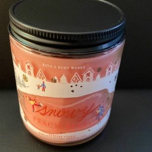 🆕 SNOWY PEACH BERRY - ❄️ 🍑- RARE Bath & Body Works Holiday Candle Winter